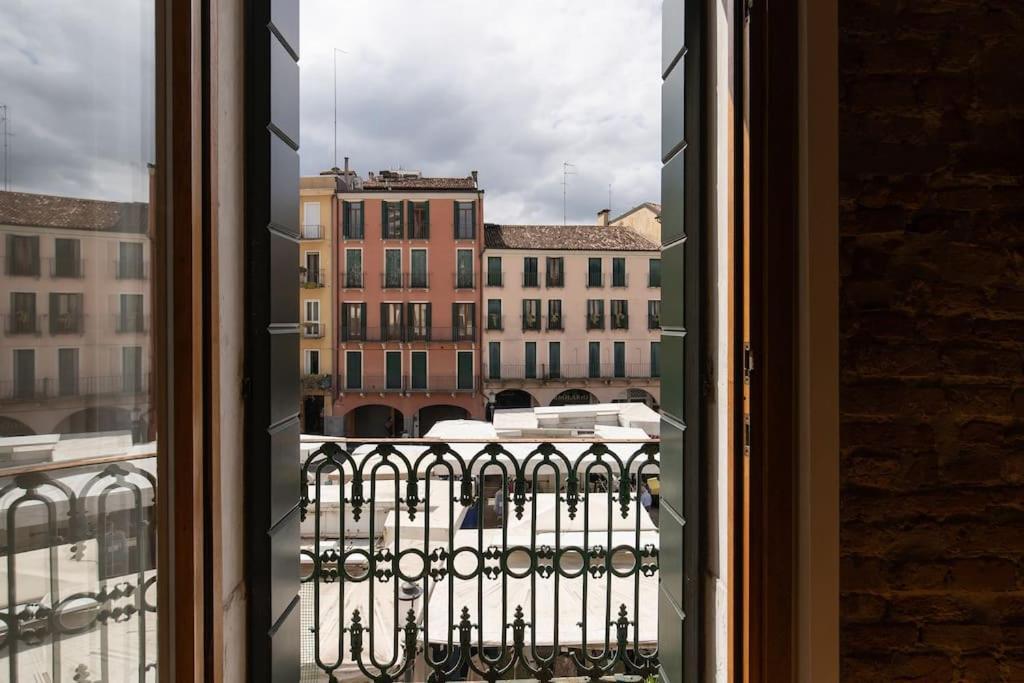 Enjoy Home - Appartamento Orologio, Piazza Dei Signori Padova Luaran gambar
